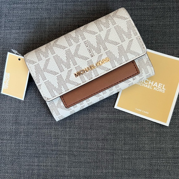 NWT MICHAEL KORS LEATHER JET SET CHARM MEDIUM 2 IN 1 WALLET - Picture 3 of 8